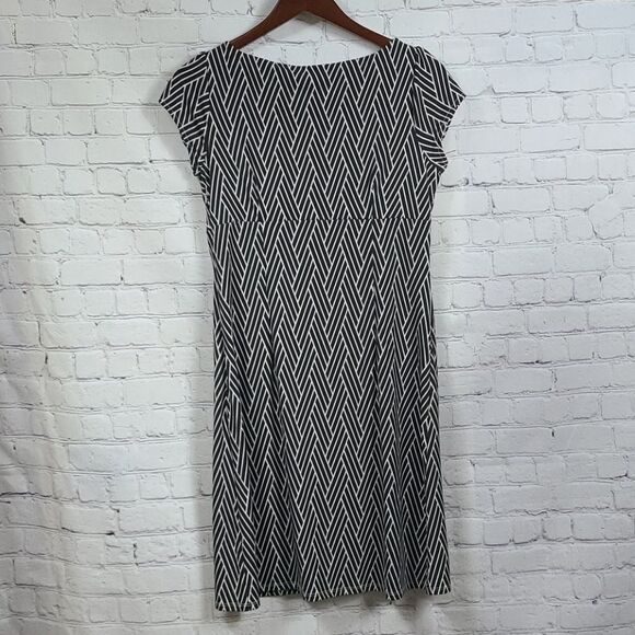 Ann Taylor Petite Brown Weave Print Jersey Dress Knot Keyhole Cap Sleeve 8P - Picture 8 of 10